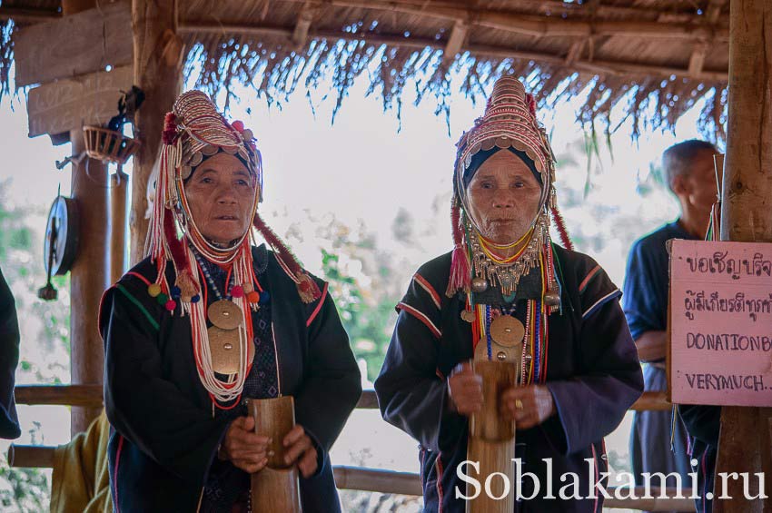 племена длинношеих и длинноухих в Чианграе, Таиланд