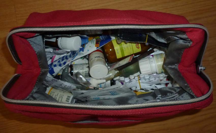 Какие лекарства брать в путешествие с ребенком: собираем аптечку